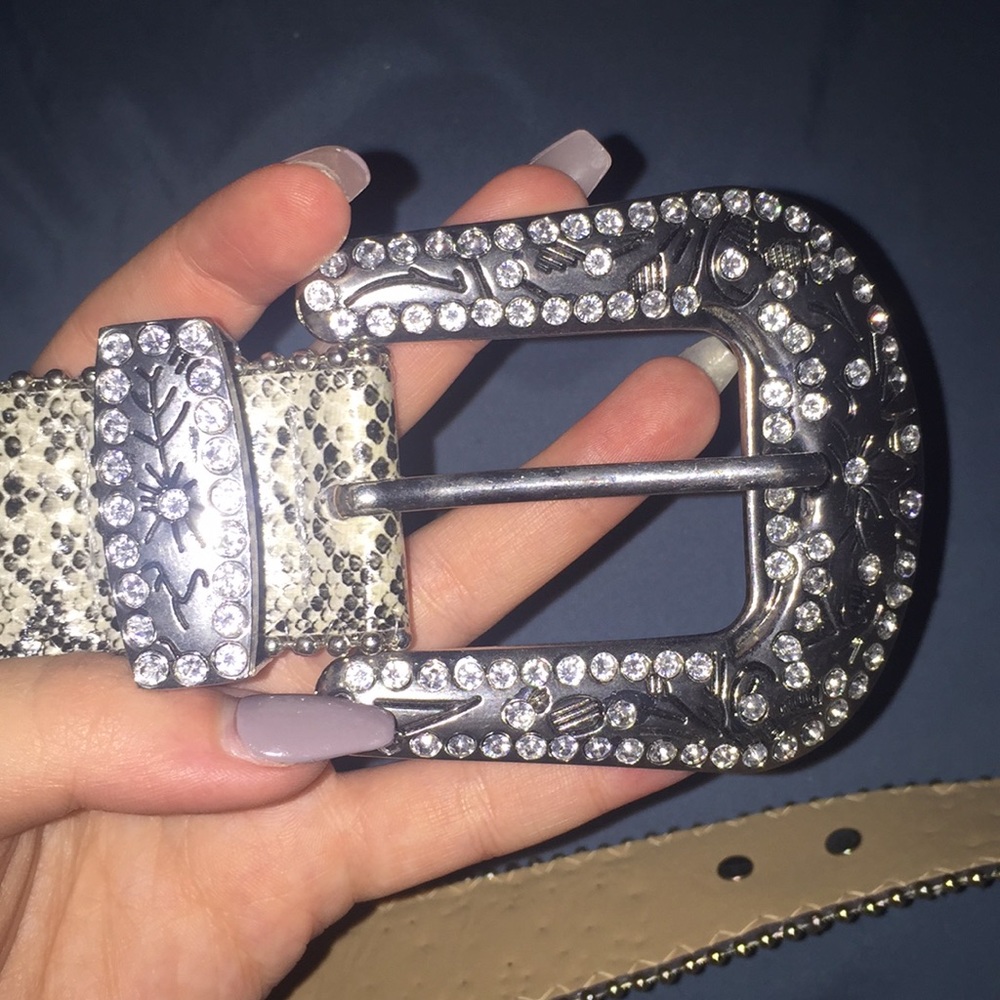 rhinestone belt 😍